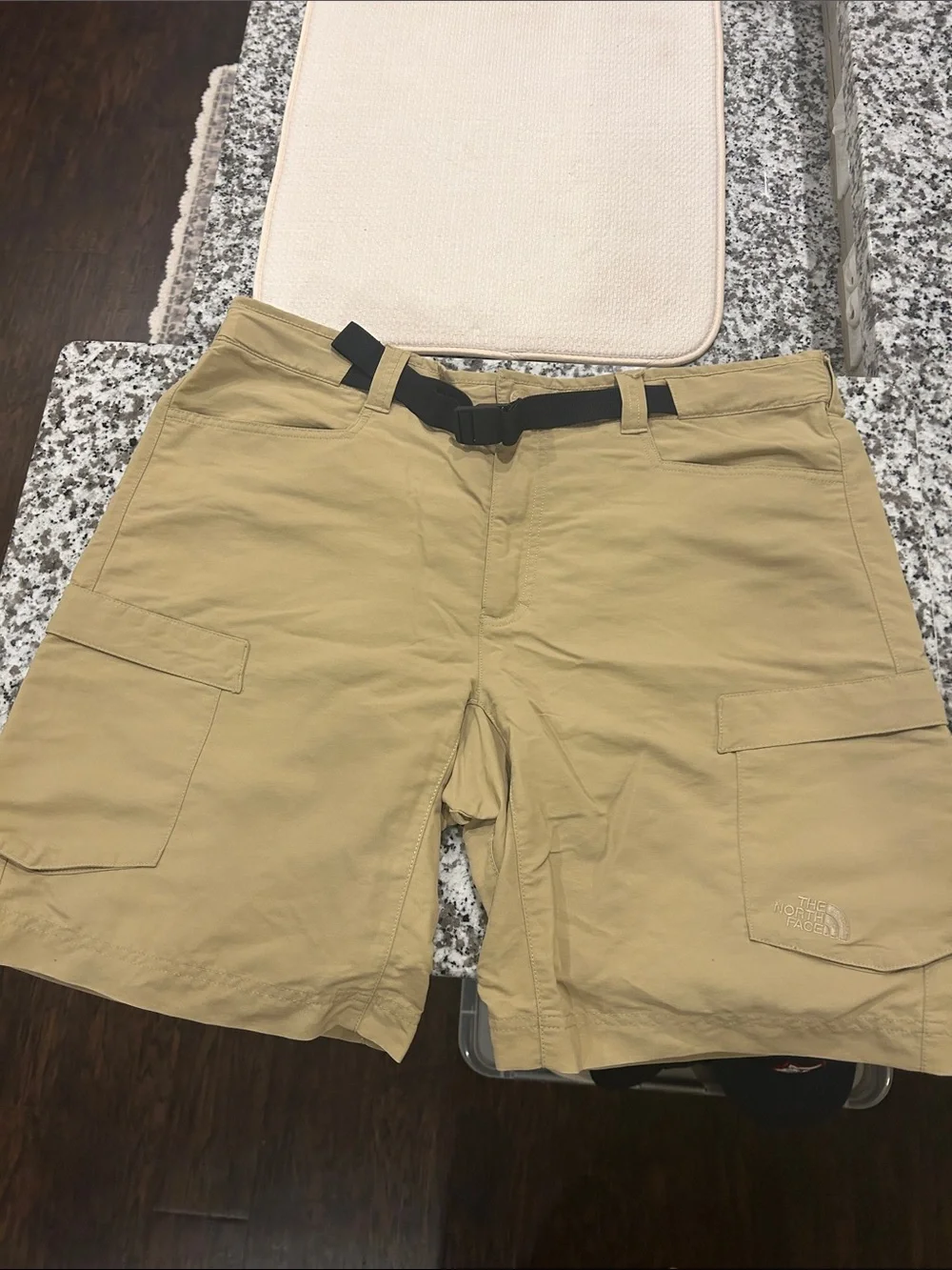 The North Face Men’s Tan Cargo Shorts with Black Belt 38